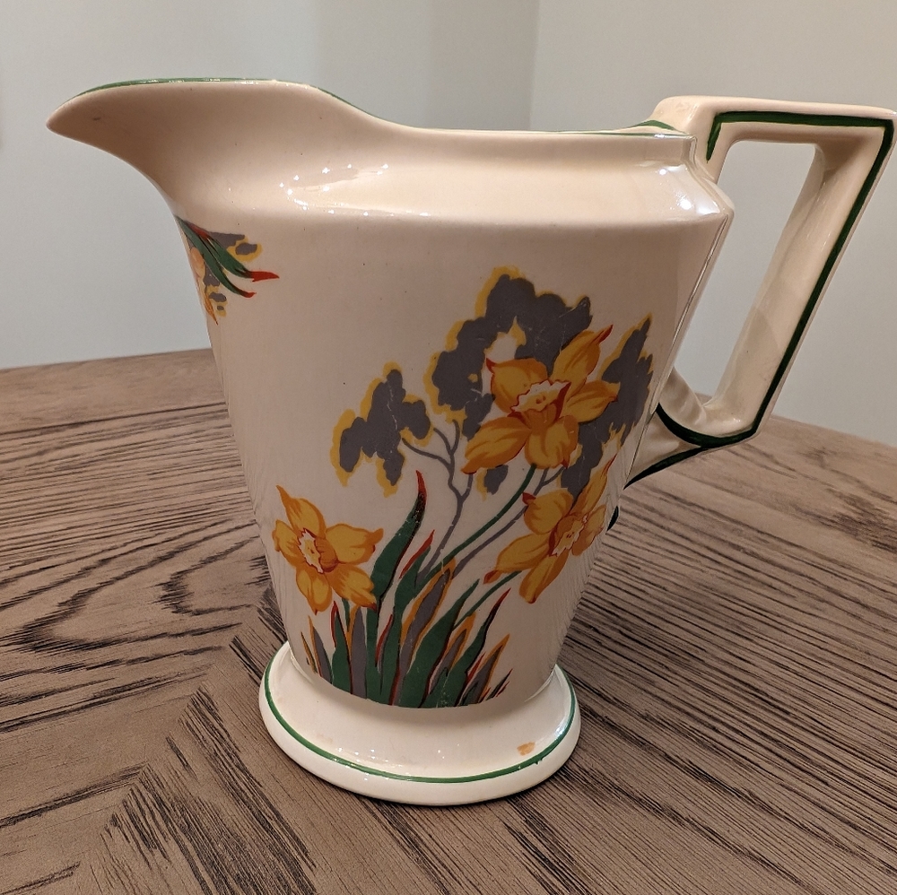 BURLEIGH Ware antique art deco jug with daffodils pattern. Made in England.